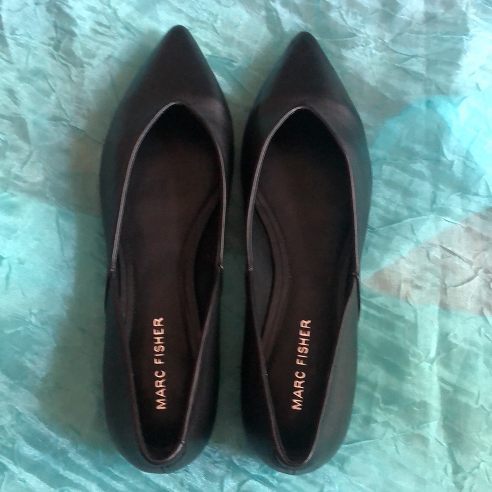 Marc Fisher black flats NEW
